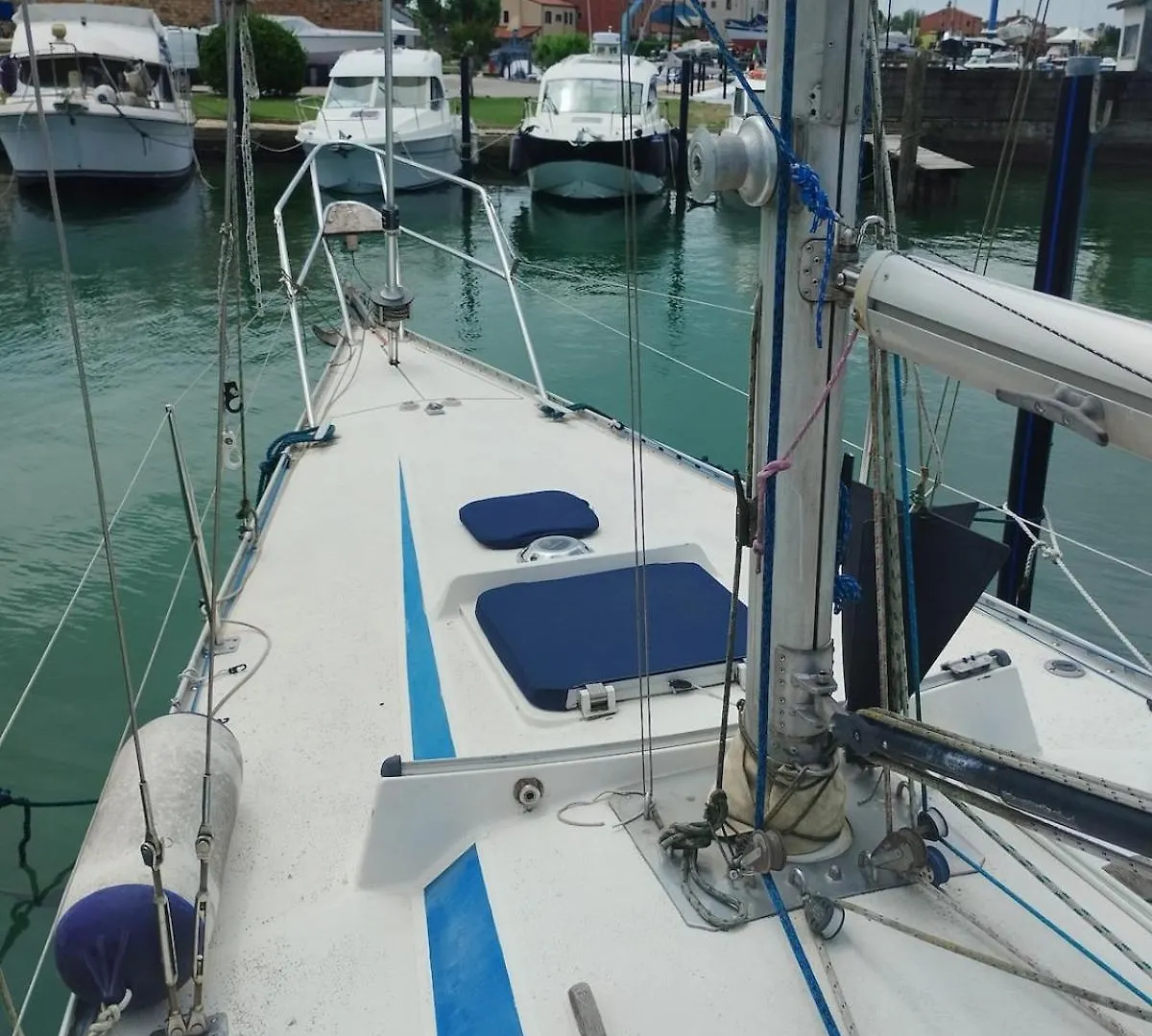 Cavallino House Boat Botel